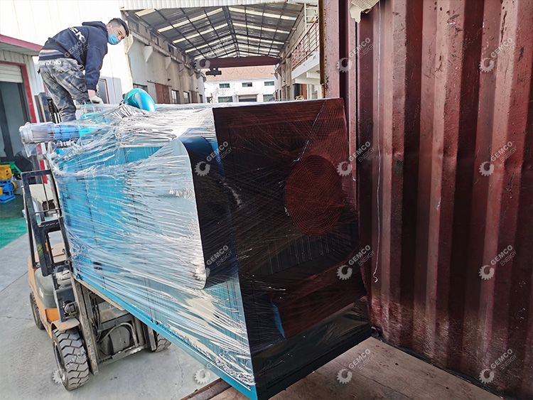 loading of fish feed pellet machines